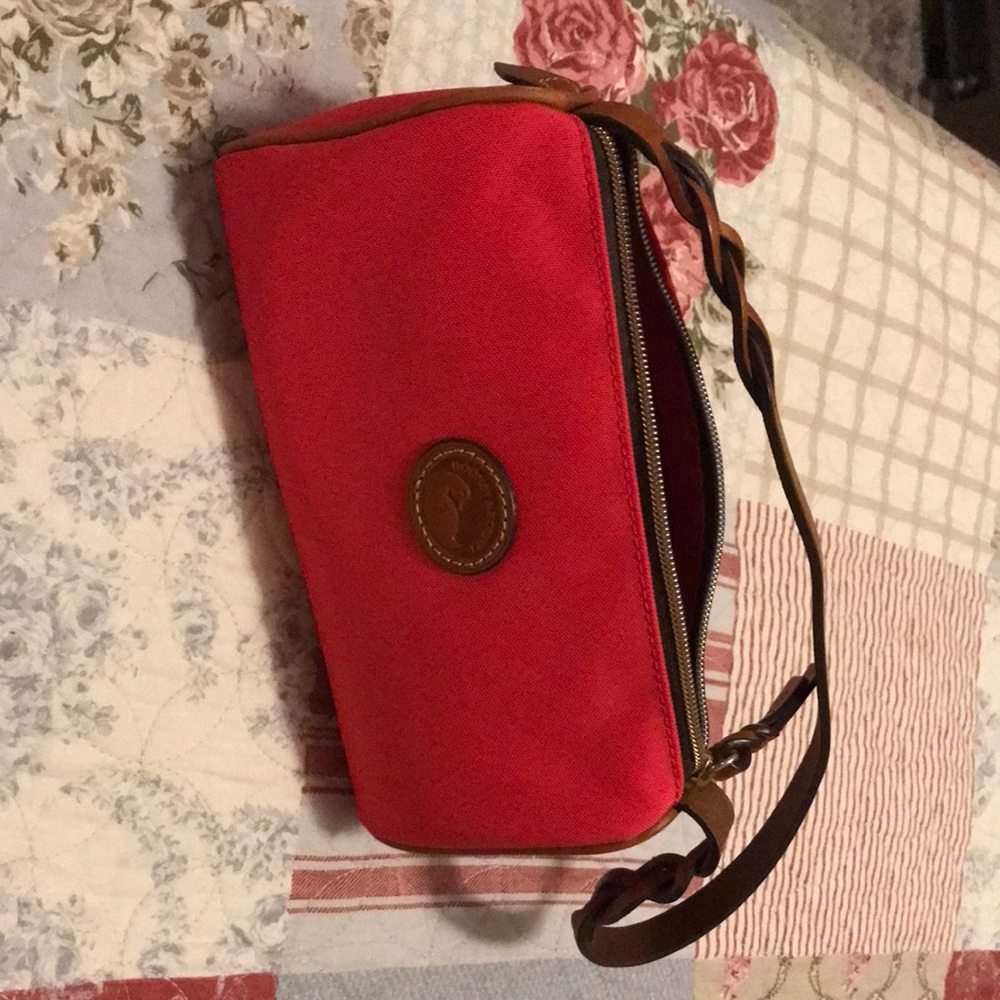 Dooney & Bourke shoulder cute handbag! Coral beautiful color!